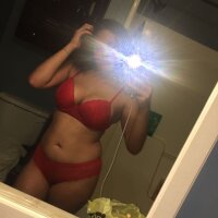 yourfavlightskin's Offline Chat Room