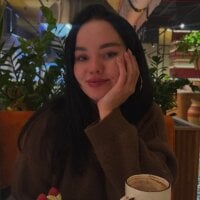 Sophiiie_ webcam model