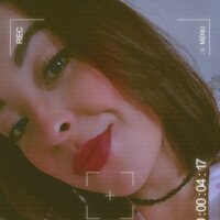 LiaEvans13 Adlı Modelin Çevrimdışı Sohbet Odası