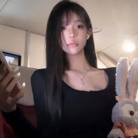 ninaya_x webcam model