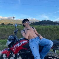 CamiiGuzmanX webcam model