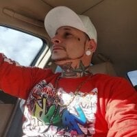 Italianstripper4u84's Offline Chat Room