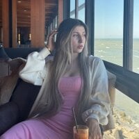 GeraldineCechini webcam model