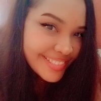 nayerli_123 webcam model