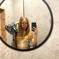 DinaWills' Avatar Pic