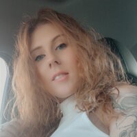 Chelsea041's Offline Chat Room