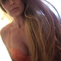 sienna-30's Offline Chat Room