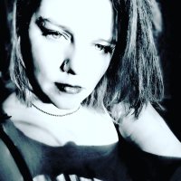 GioVixxxen's Offline Chat Room