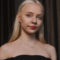 NyxBlonde webcam model