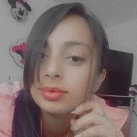 Kristal_Moore Adlı Modelin Çevrimdışı Sohbet Odası