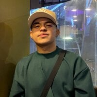 NoahVelvet_
