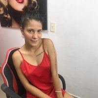 allisonfox Adlı Modelin Çevrimdışı Sohbet Odası