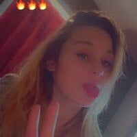 RelaxingQueenie2025 webcam