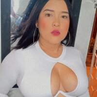 emma_saenz's Offline Chat Room