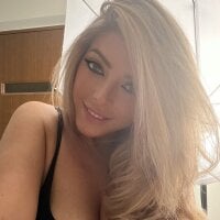 SarahLynz webcam model