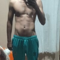 loganwollf webcam model