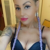 dollkhloe's Offline Chat Room