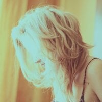 Free_Buttefly's Offline Chat Room