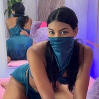 LalilaBrunette webcam model
