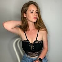 LyraHotty webcam model