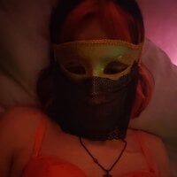 Slika avatara modela Reacede