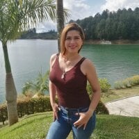 Chechi_miau webcam model