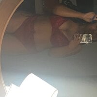 caramelbootyy's Offline Chat Room