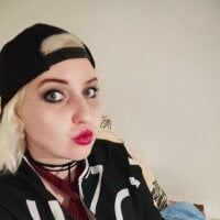 Lexiwhoreslutie's Offline Chat Room