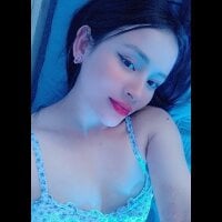 Tinyy_rose model avatar