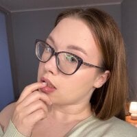 KarinaSweet1 webcam model