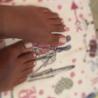 girlbad_oficial's Offline Chat Room