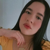 Kendra-daring webcam model