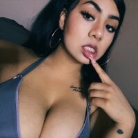 anasnaps1017's Offline Chat Room