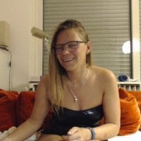 Orgasmqueen1509n Offline chat-huone