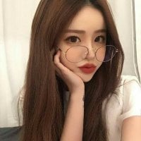 NamiLou Adlı Modelin Çevrimdışı Sohbet Odası