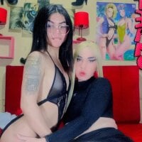 bellaAndKloe webcam