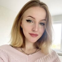 AliceLilFoxieB's Offline Chat Room