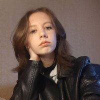 AgneseTucci Adlı Modelin Çevrimdışı Sohbet Odası