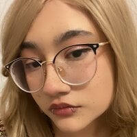 Livelle69 webcam model