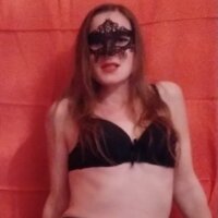 Evelina_hot's Offline Chat Room