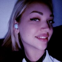 AnabelFlirt's Offline Chat Room