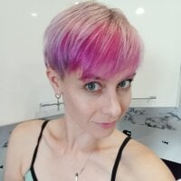 NATASHA_XO Adlı Modelin Çevrimdışı Sohbet Odası