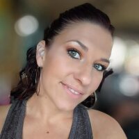 Lisalex2017's Offline Chat Room