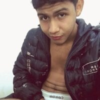 DaveHottx webcam model