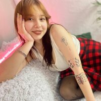 Roxy_Stells Adlı Modelin Çevrimdışı Sohbet Odası