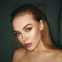 LivThomas fully nude on webcam for live porn video chat