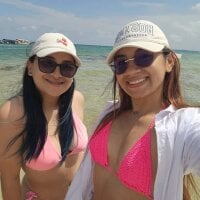 Jules_n_Gia webcam model