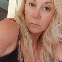 tantalizingt's Offline Chat Room