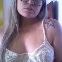 eubabyzinha31's Offline Chat Room