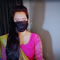 YourLovelyQueen webcam